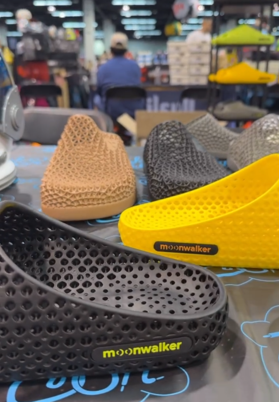 SneakerCon Recap: MNWLKR Slide & WAVE Clog